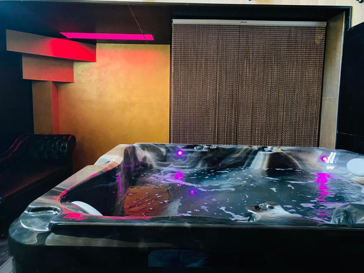 Mieuxqualhotel Jacuzzi Privatif Love Room Bordeaux Ngoại thất bức ảnh